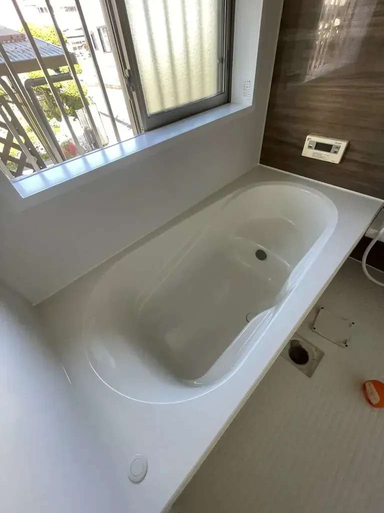 清掃後の浴室の浴槽